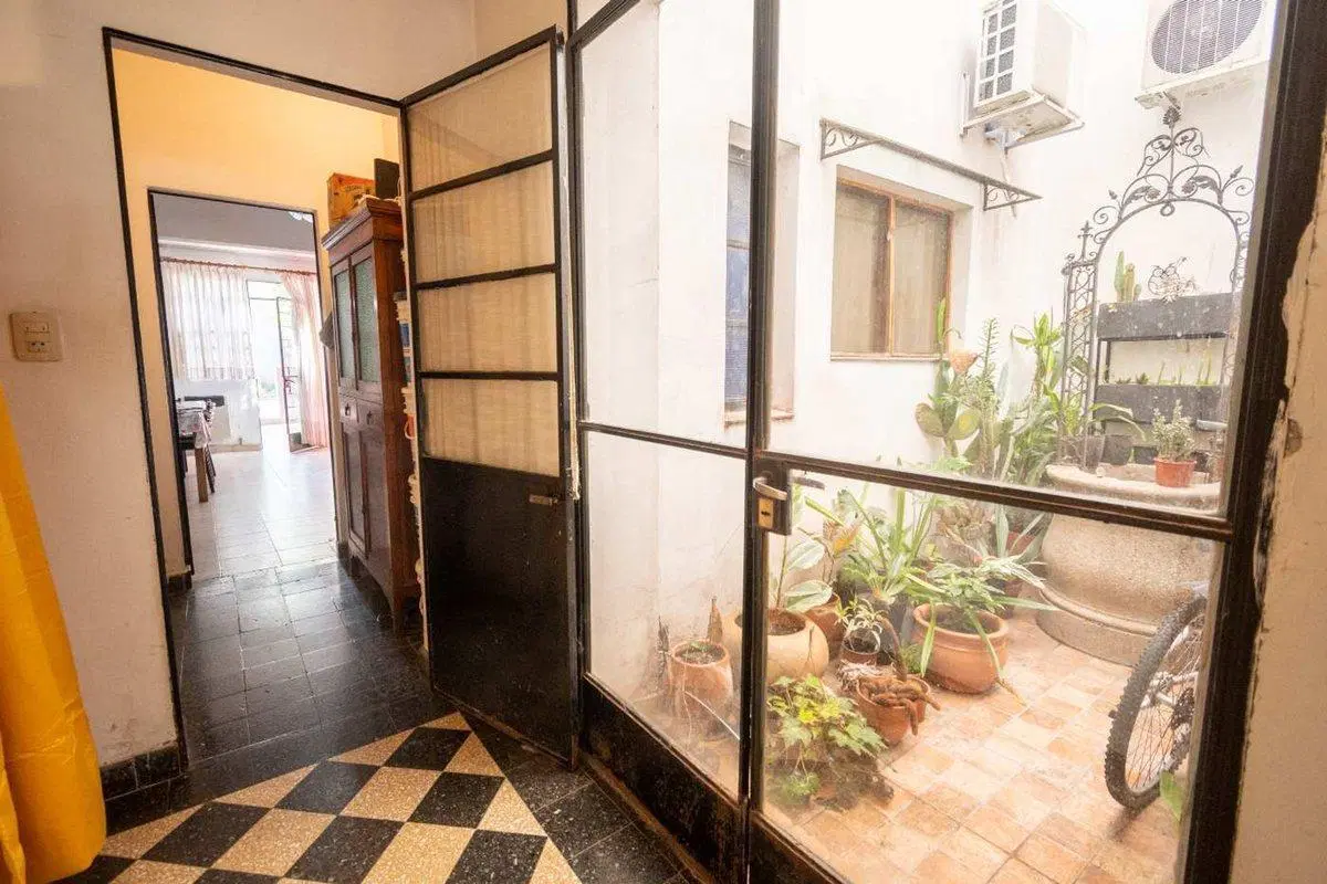 CASA A LA VENTA SOBRE AVENIDA FREYRE 8