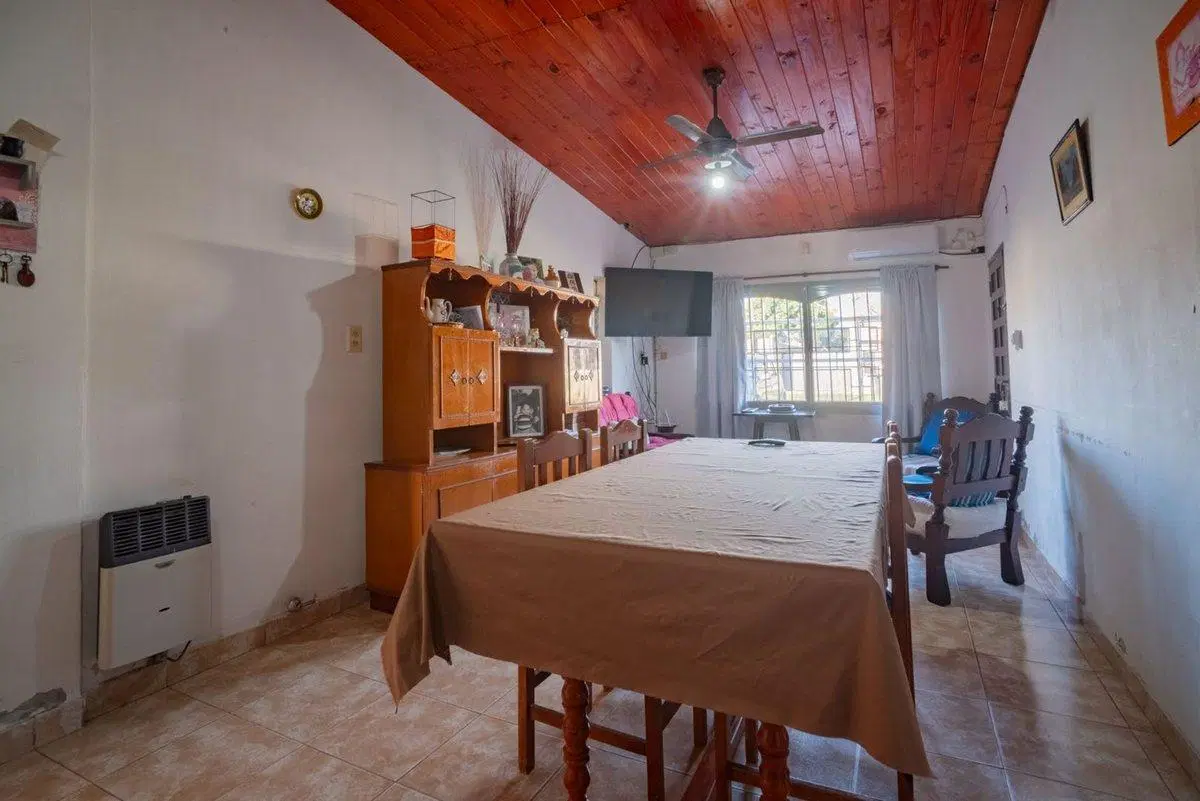 Casa 3 dormitorios, patio c/ pileta en Santo Tomé 2
