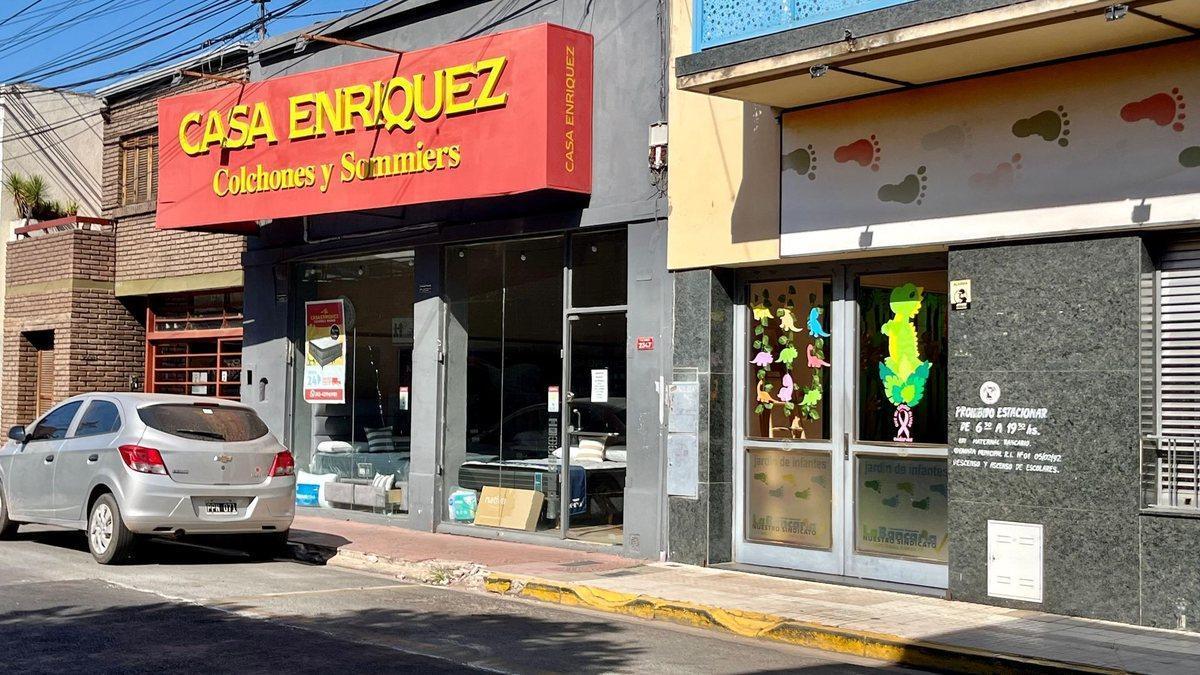 LOCAL CÉNTRICO CON GALPON/DEPOSITO A LA VENTA