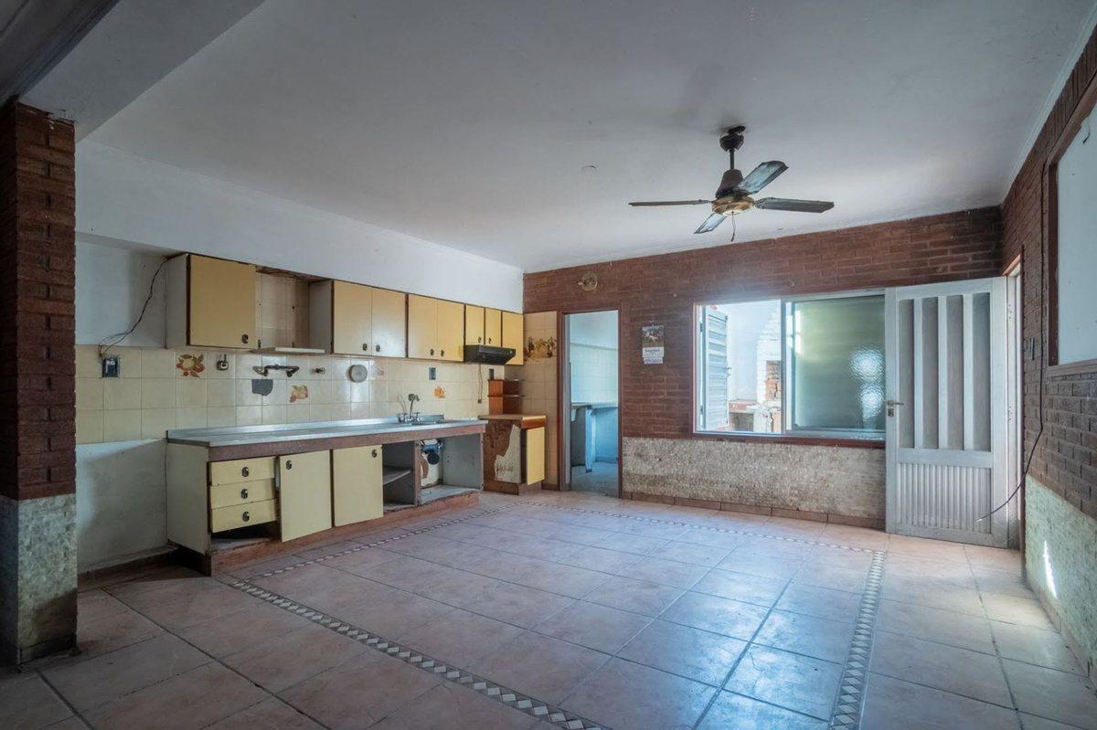 Foto de SE VENDE Casa 2 dorm. + patio y cochera, imagen 5