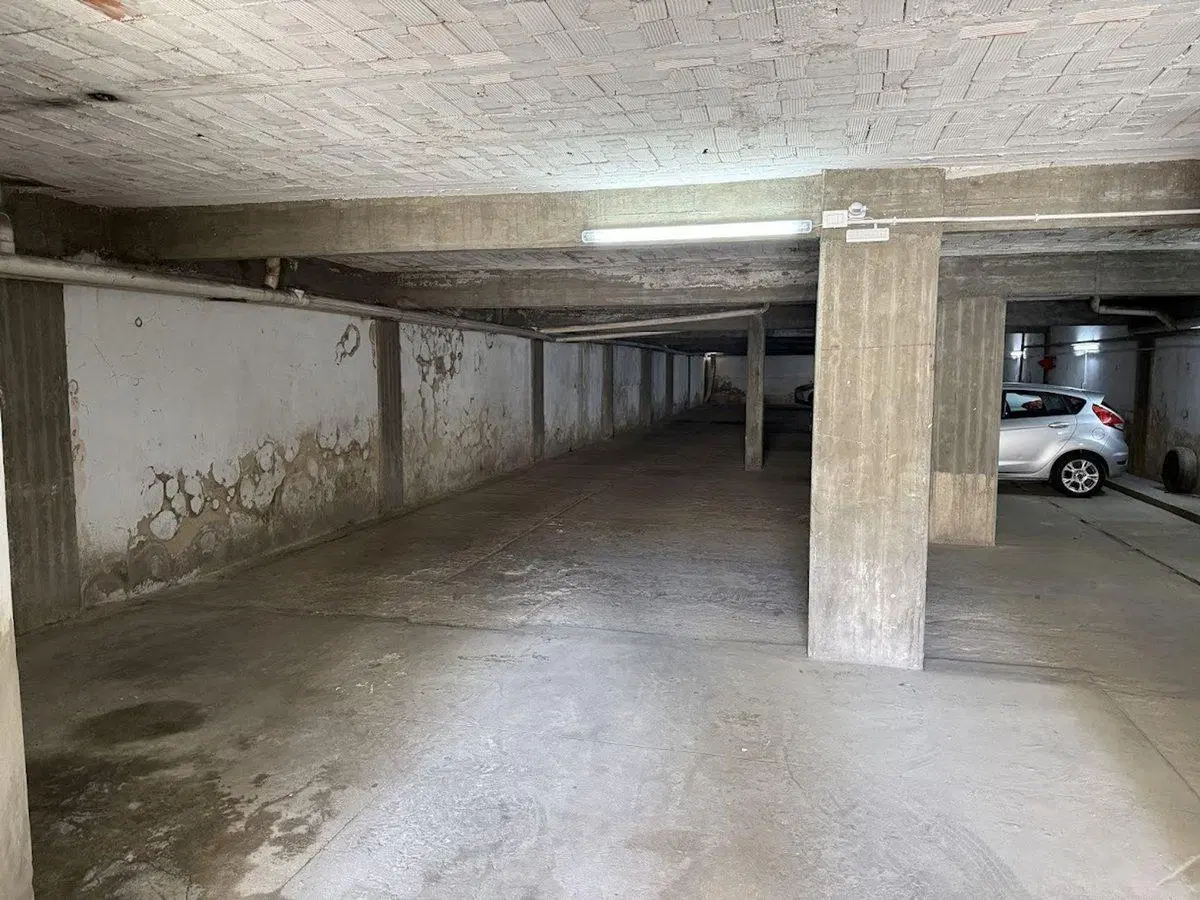 SE VENDE COCHERA A 50MTS DE BV 5