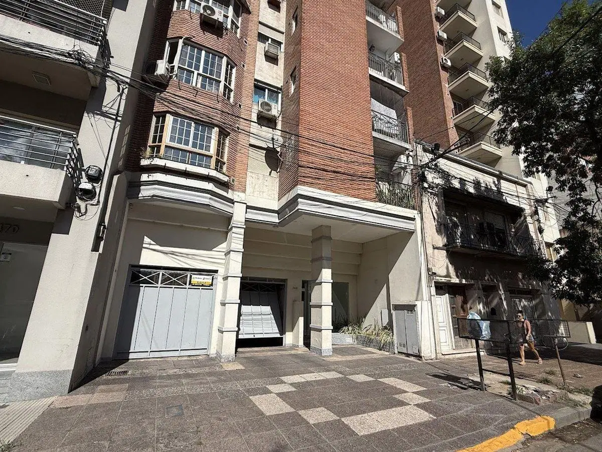 SE VENDE COCHERA A 50MTS DE BV 4