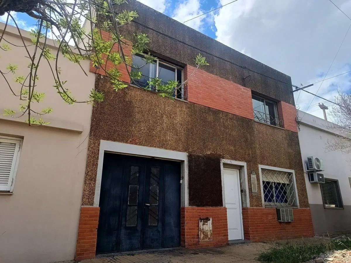 Casa 2 Plantas Barrio Sargento Cabral 2