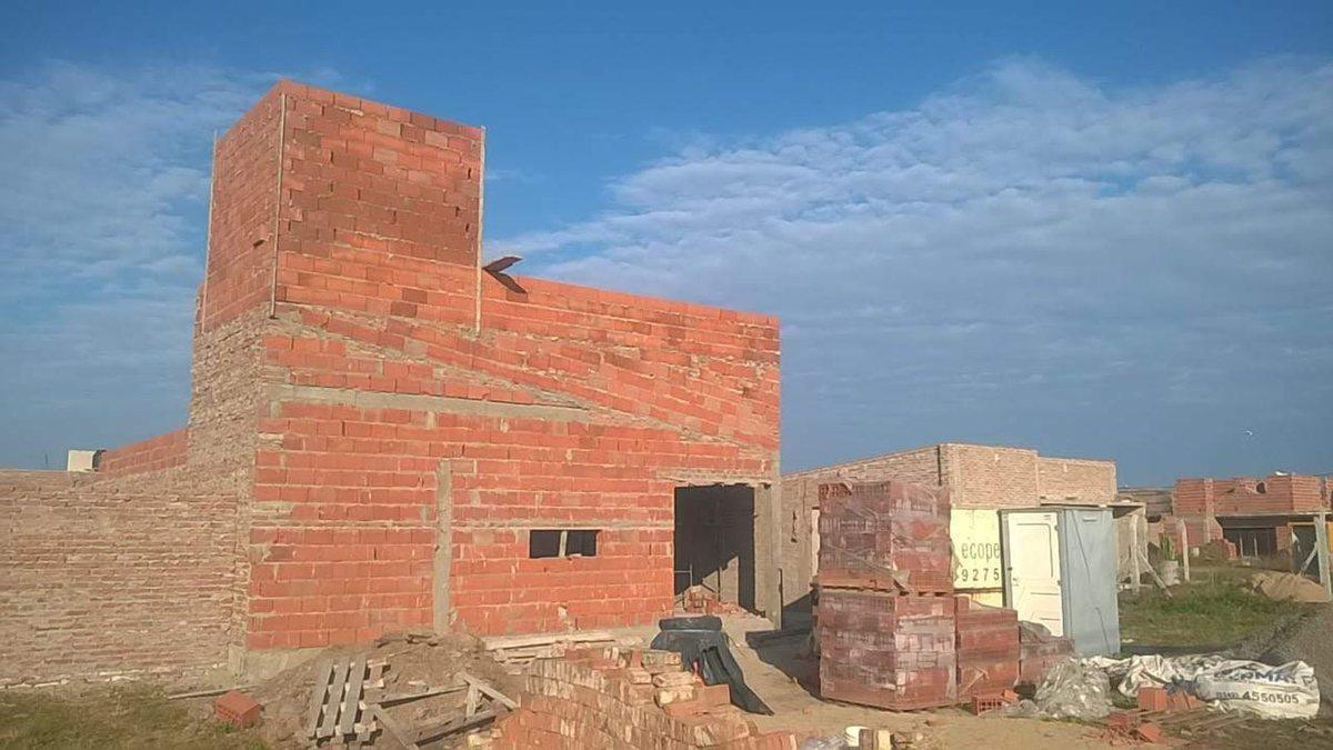 VENTA TERRENO CON CONSTRUCCIÒN AVANZADA PRADERAS 2