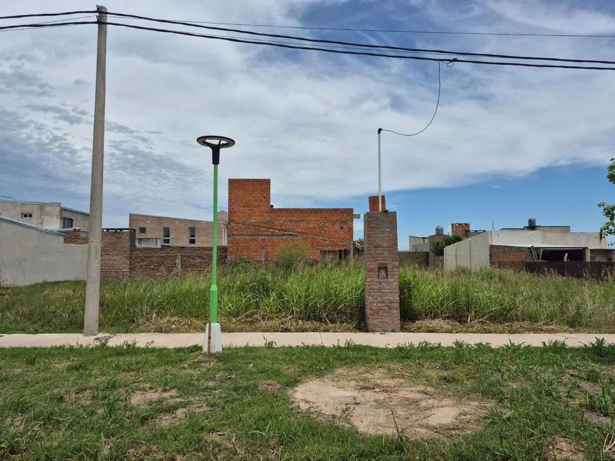 VENTA TERRENO CON CONSTRUCCIÒN AVANZADA PRADERAS 2 4