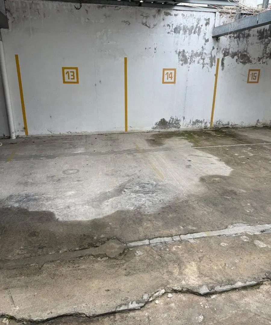 CINCO COCHERAS EN VENTA EN SUIPACHA 2900 5