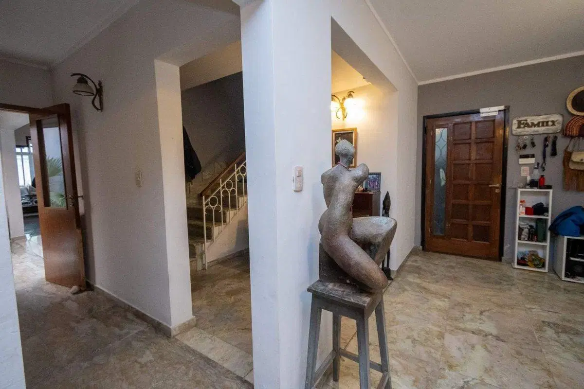 Se vende casa de categoría, Barrio constituyentes. 5