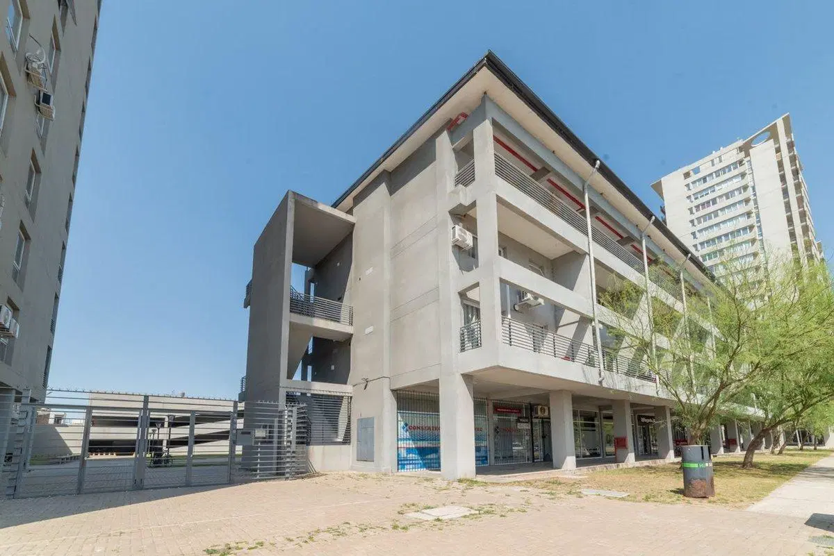 SE VENDE HERMOSO DUPLEX DE 3 DORMITORIOS 2