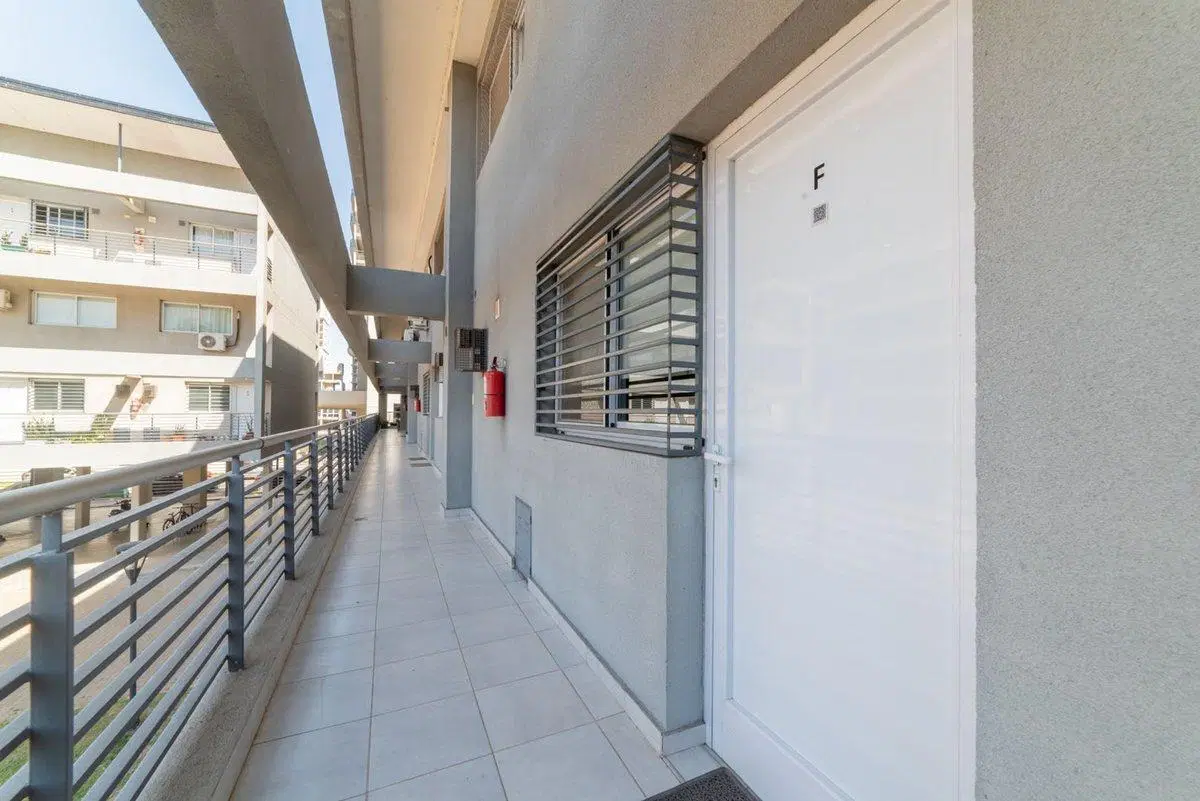 SE VENDE HERMOSO DUPLEX DE 3 DORMITORIOS 3