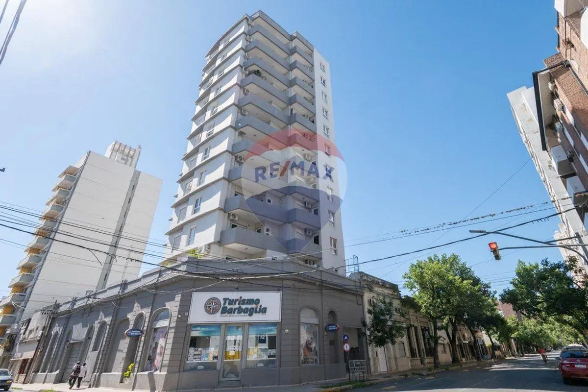 Cochera a la venta en Urquiza esquina La Rioja 4
