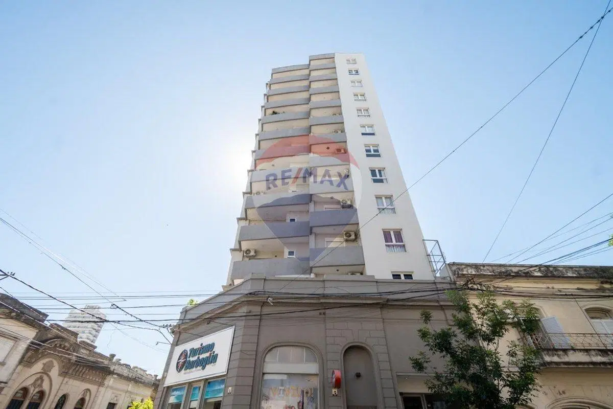 Cochera a la venta en Urquiza esquina La Rioja 3