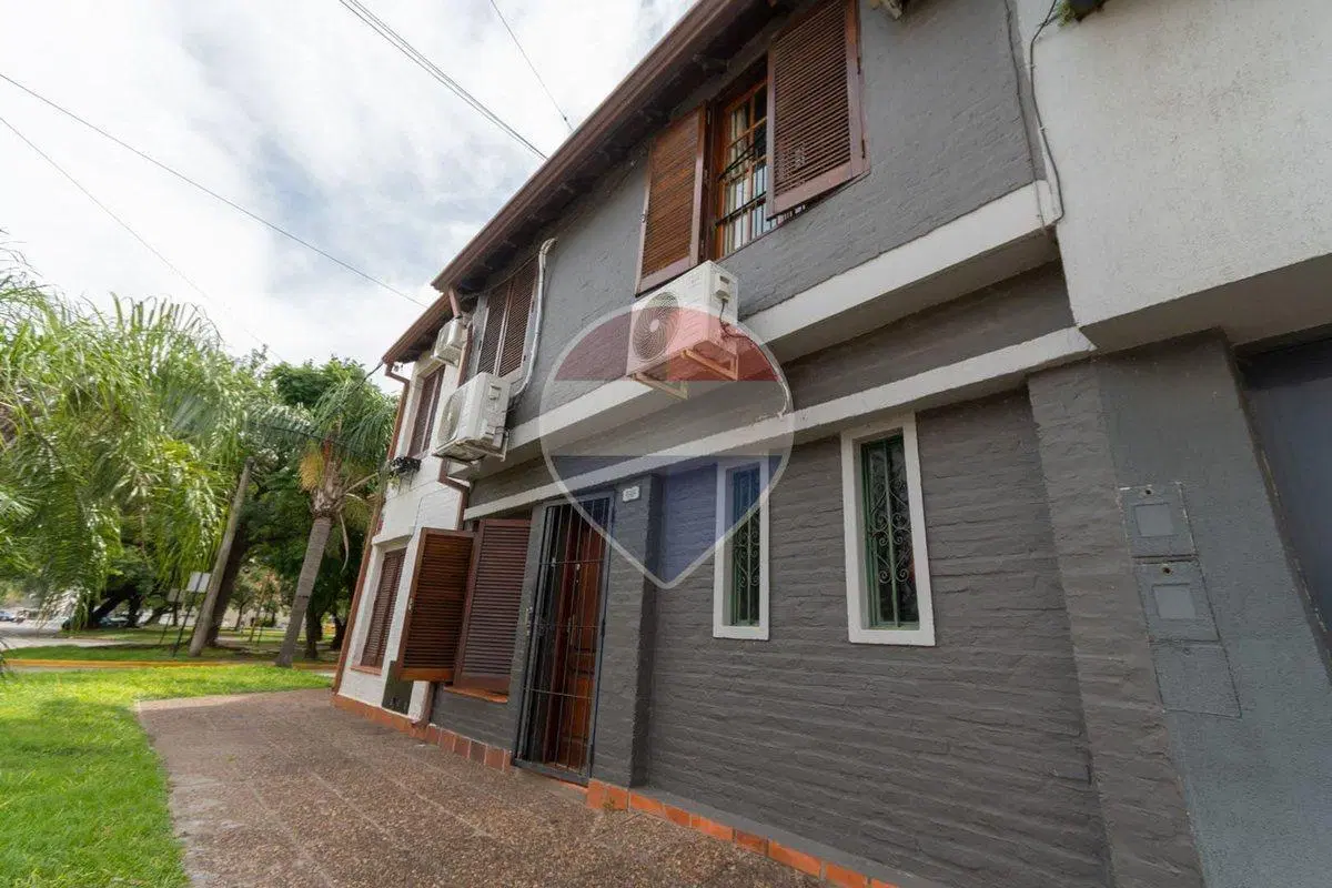 Casa de3 dormitorios y patio en venta Candioti Sur 3