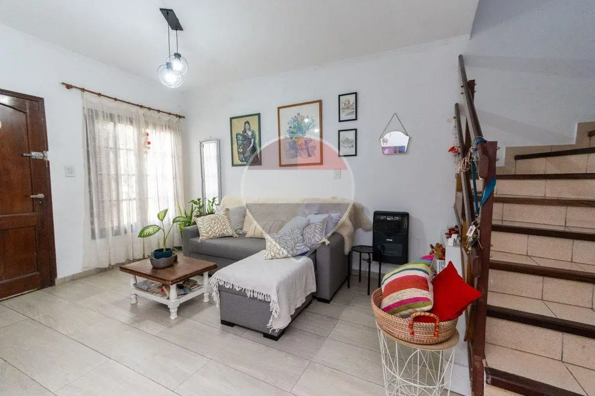 Casa de3 dormitorios y patio en venta Candioti Sur 4