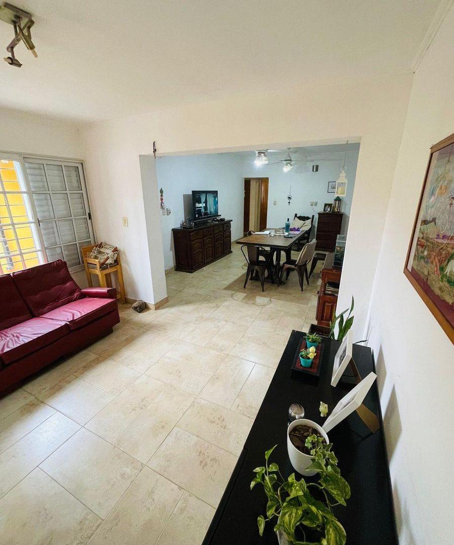Foto de HERMOSA CASA A PASOS DEL HOSPITAL DE NIÑOS., imagen 5