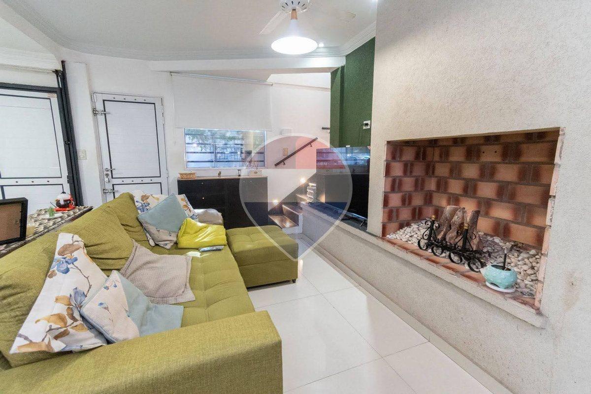 Foto de Duplex en venta de 2 dormitorios, patio y cochera, imagen 1