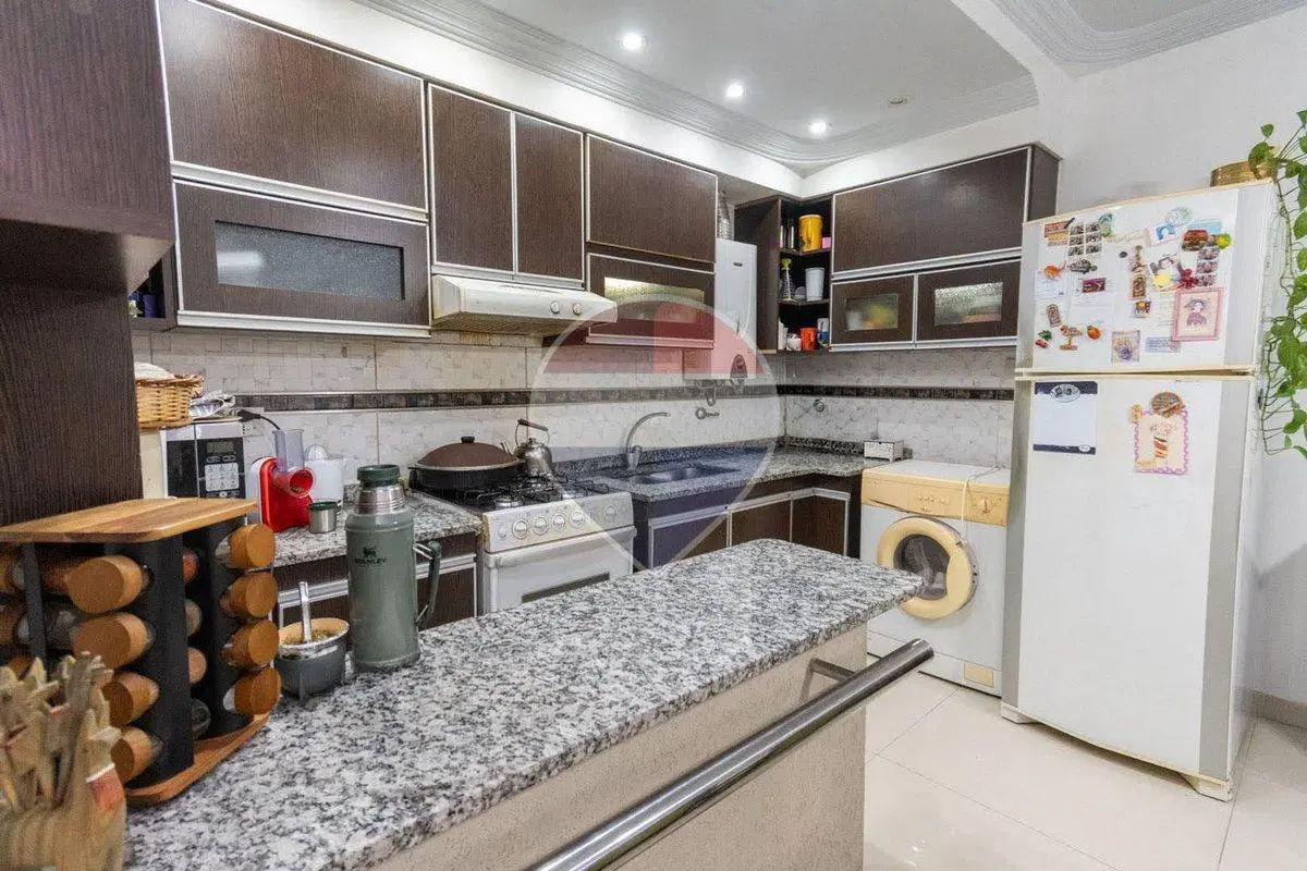 Duplex en venta de 2 dormitorios, patio y cochera 4