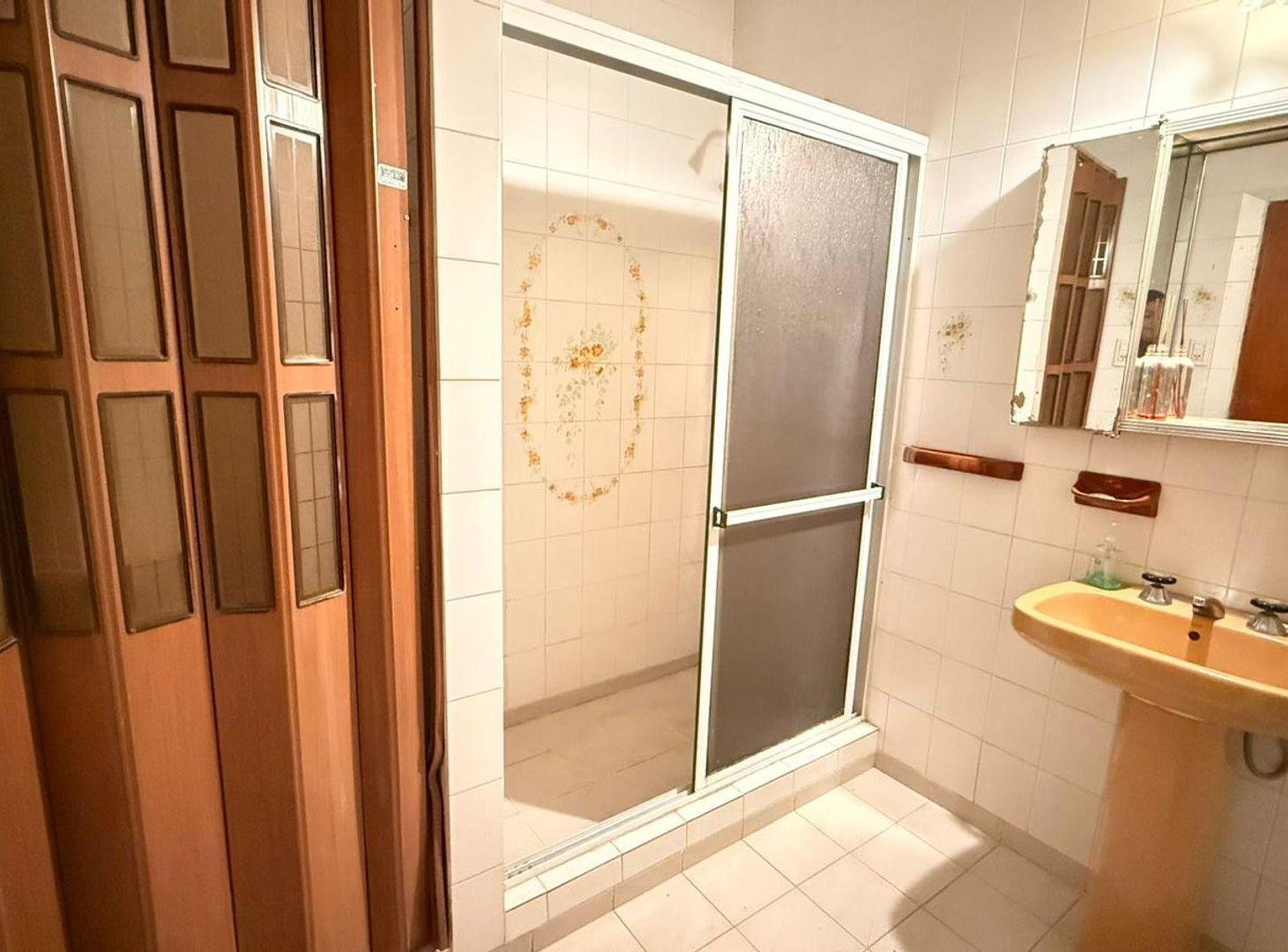 Foto de Casa en venta 3 dorm, 2 baños, cochera y patio, imagen 3