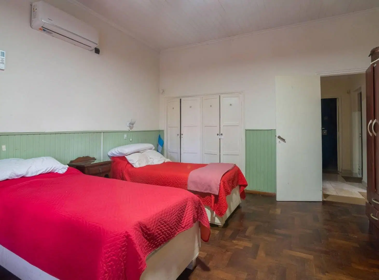 Casa con gran parque y quincho en Santo Tomé 3