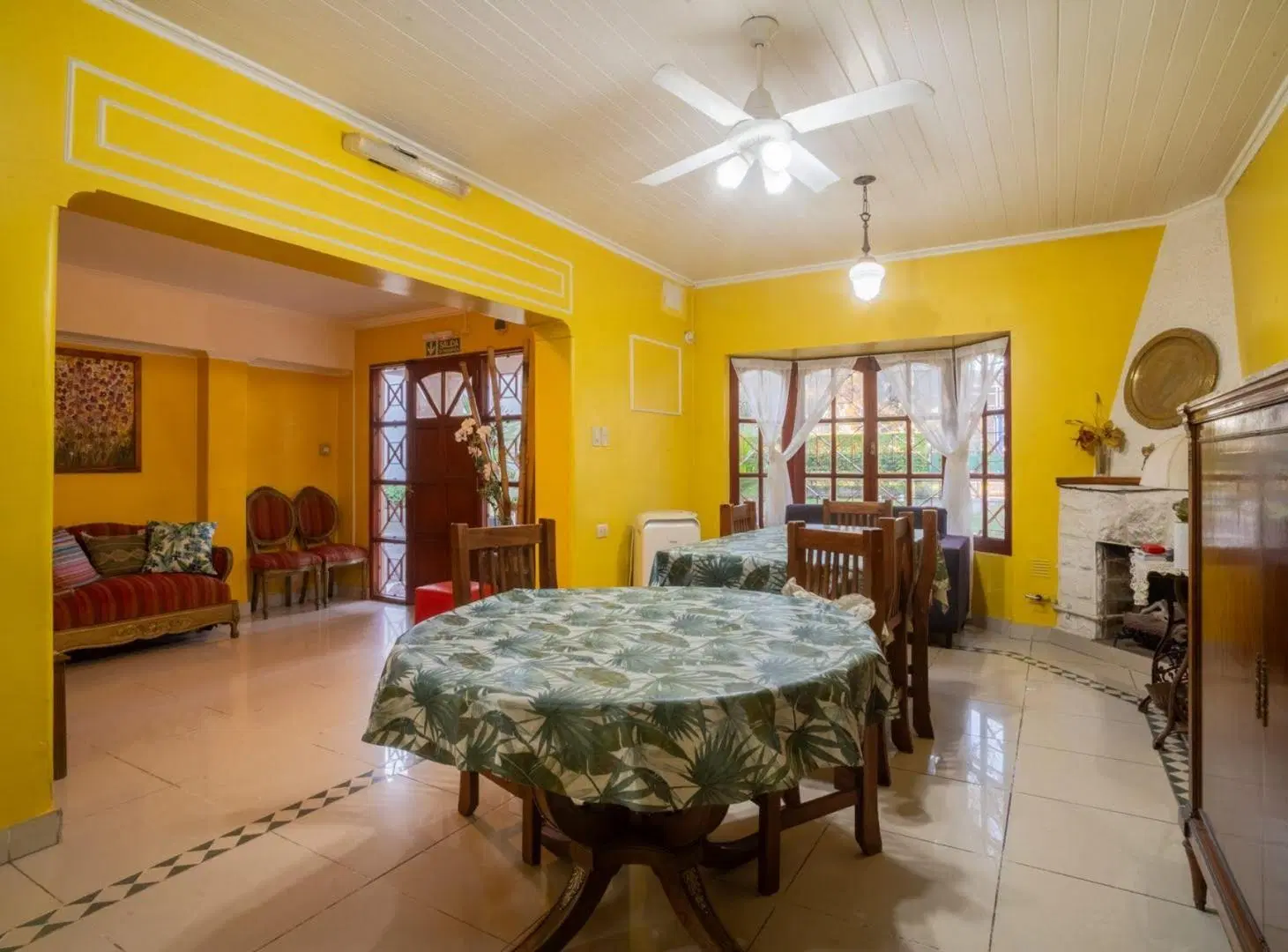 Casa con gran parque y quincho en Santo Tomé 5