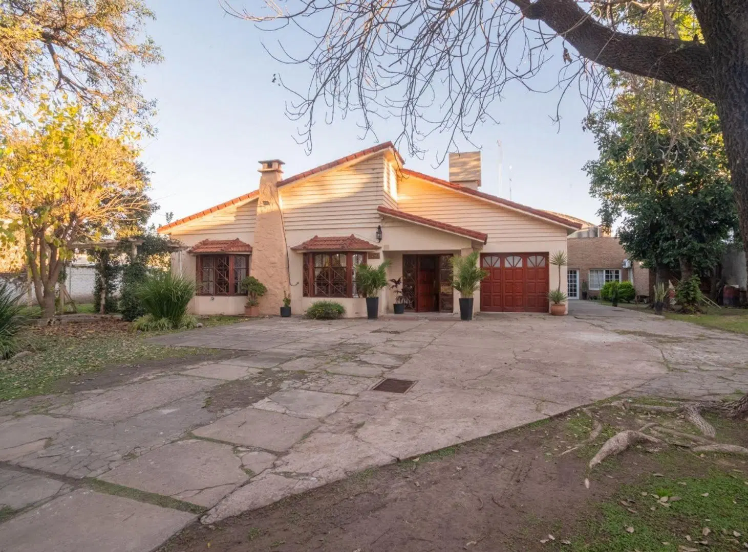 Casa con gran parque y quincho en Santo Tomé 4
