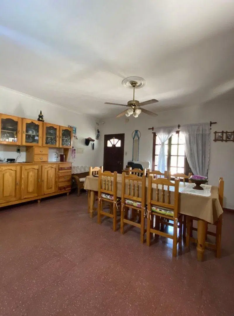 SE VENDE CASA EN RECREO CENTRO 8