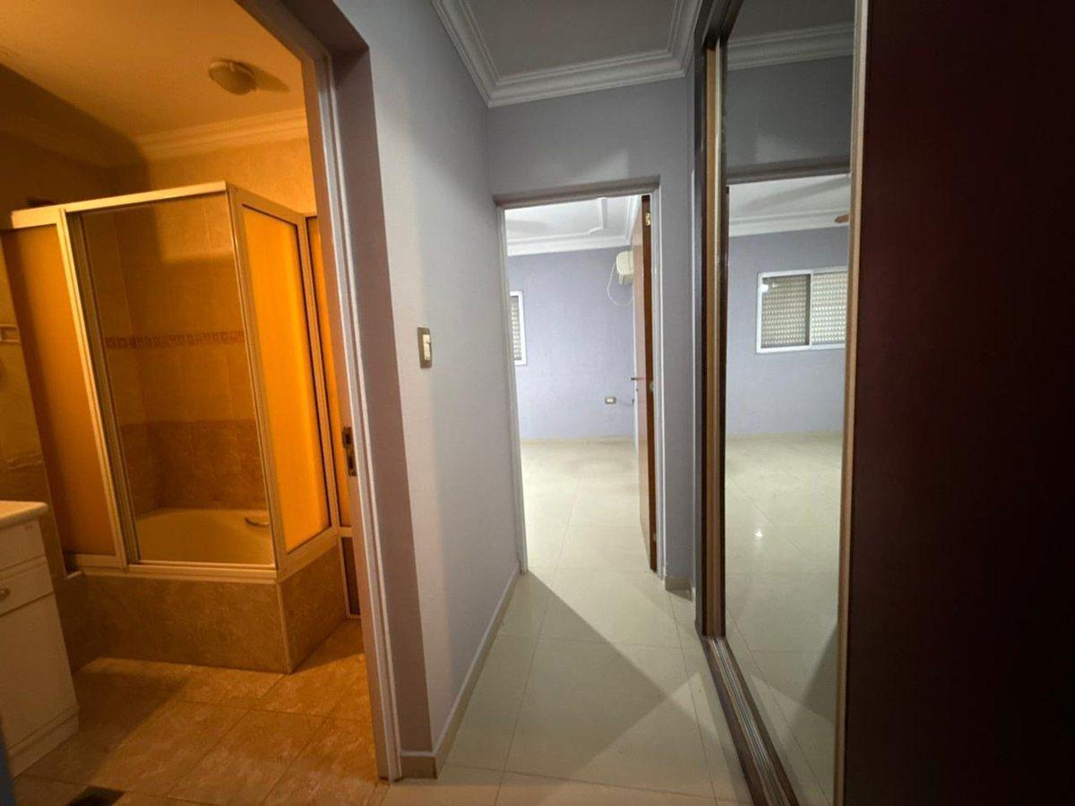 Foto de SE VENDE CASA 4 DORM, 2 COCHERAS M LOCAL COMERCIAL, imagen 2