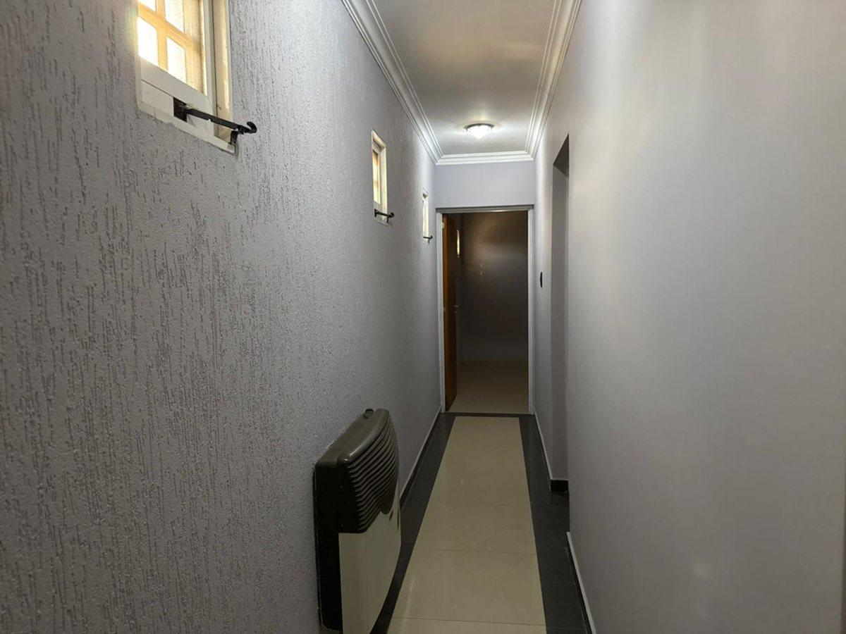 Foto de SE VENDE CASA 4 DORM, 2 COCHERAS M LOCAL COMERCIAL, imagen 5