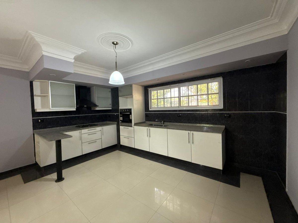 Foto de SE VENDE CASA 4 DORM, 2 COCHERAS M LOCAL COMERCIAL, imagen 1