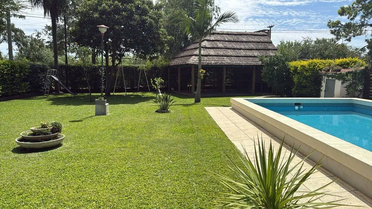 QUINTA A LA VENTA FRENTE AL AEROPUERTO J. NEWBERY 8