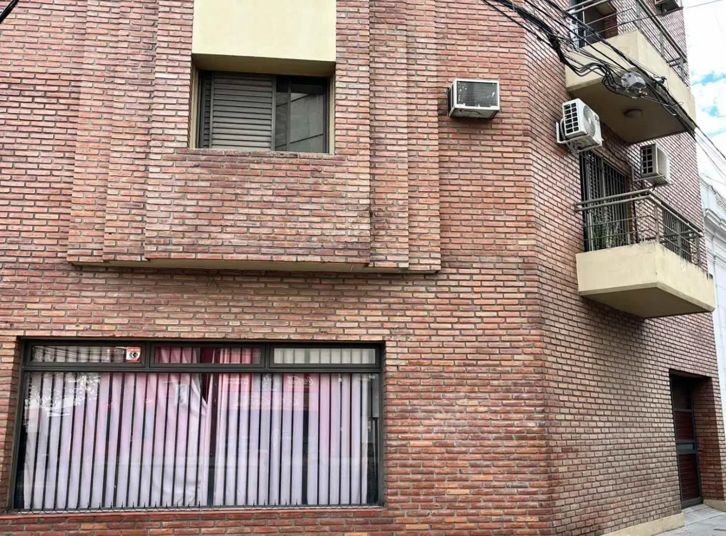 VENTA COCHERA en M. COMAS y S.MARTÍN, cercano a BV 6