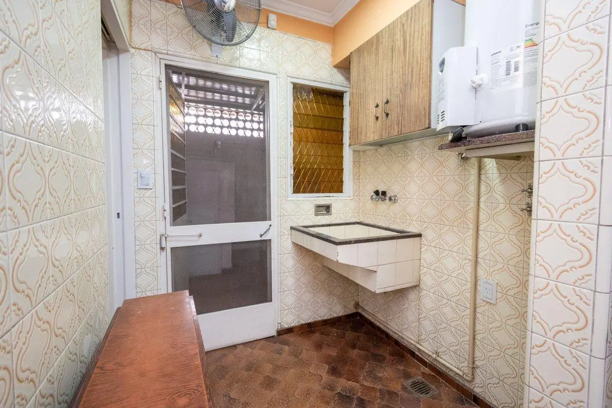 Casa de Categoría a 5 cuadras de BV Pellegrini. 8