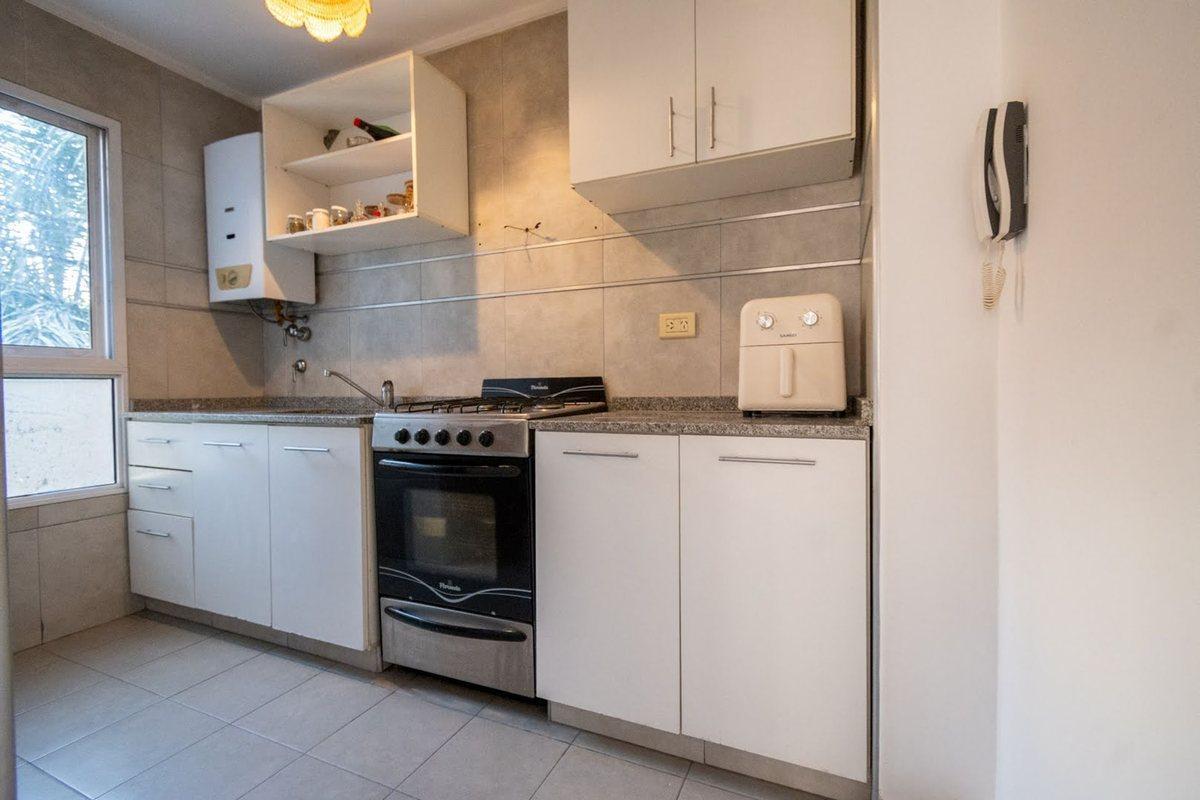 Foto de Departamento a la venta, 2 dormitorios y cochera., imagen 2