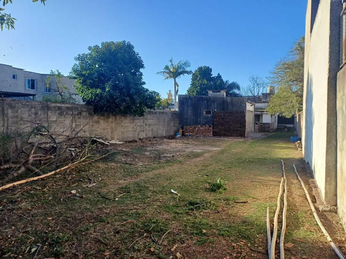 Casa 2 dormitorios con  gran terreno 3