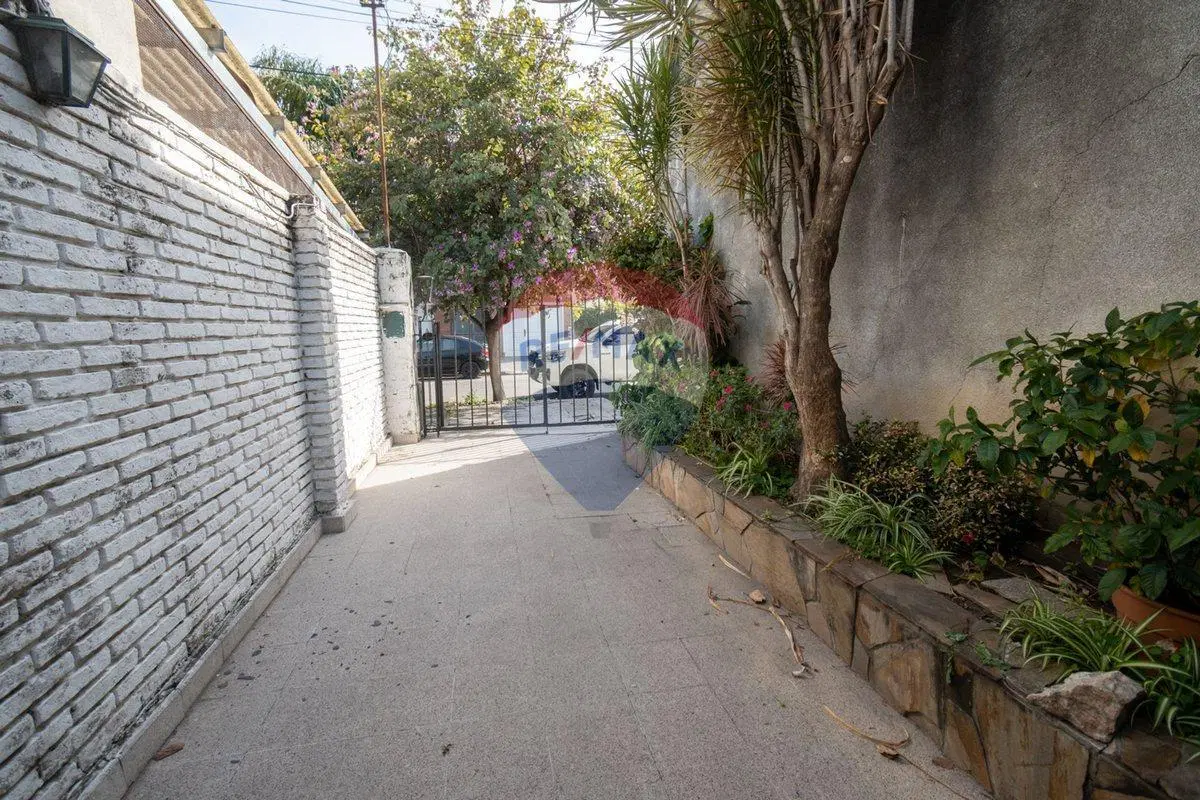 VENTA CASA A REFACCIONAR 8