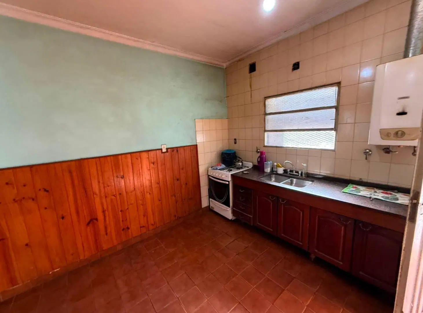 Casa en venta 2 dormis-cochera-patio B°Sgto Cabral 4