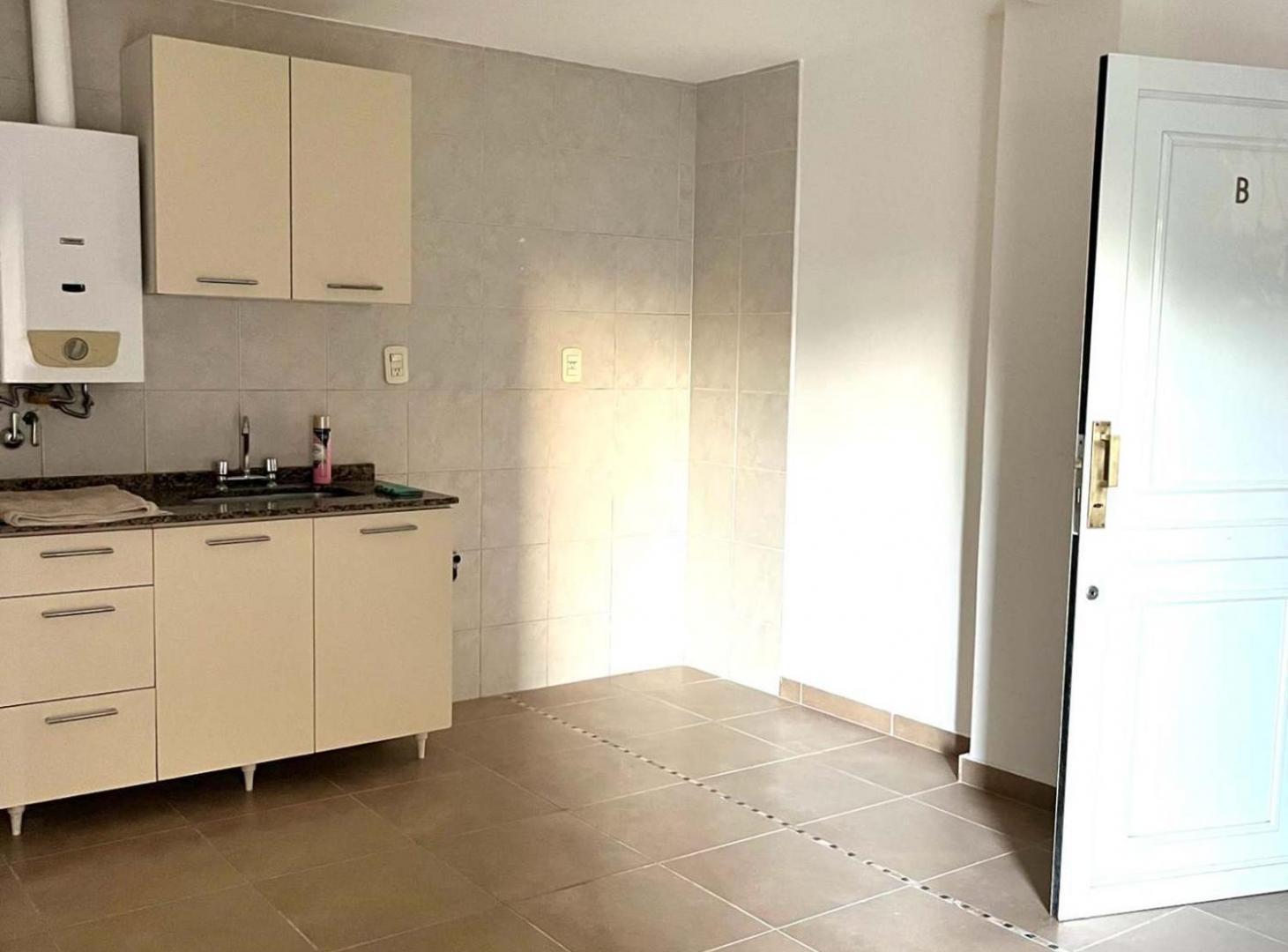 Foto de ALQUILER DPTO de 1 DORMITORIO a 2 CUADRAS de BV., imagen 2