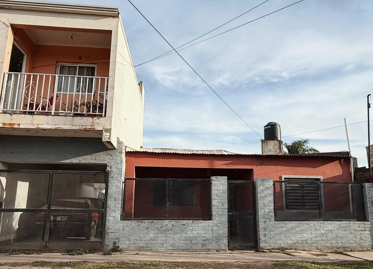 OPORTUNIDAD DE INVERSION 1 CASA Y 5 DPTOS 3