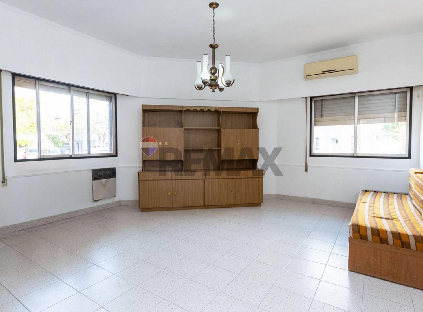 Foto de Dpto en venta de 2 dormis y patio B°Candioti Norte, imagen 1