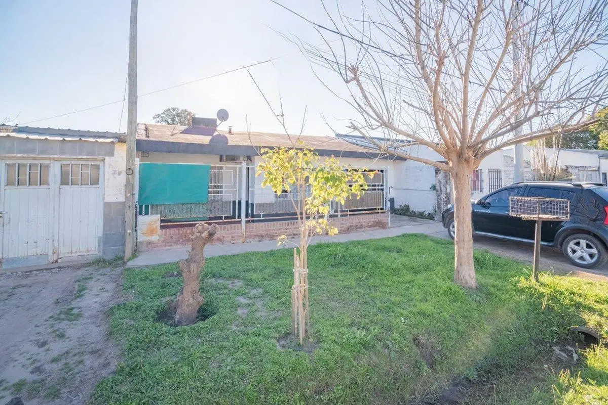 Casa 3 dormitorios, patio c/ pileta en Santo Tomé 5