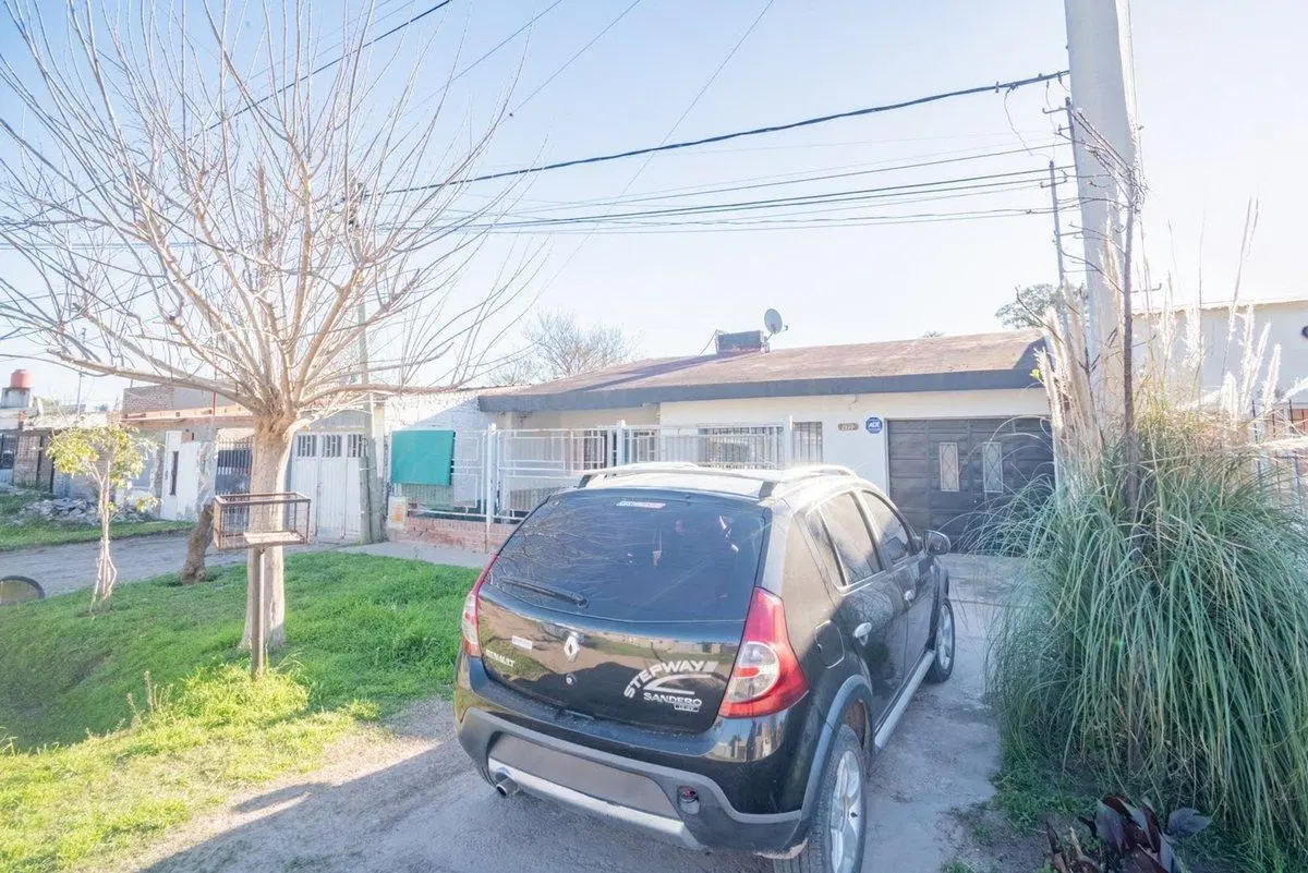 Casa 3 dormitorios, patio c/ pileta en Santo Tomé 8