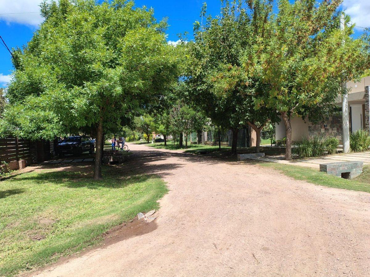 Foto de TERRENO DE GRANDES DIMENSIONES EN ZONA RESIDENCIAL, imagen 4