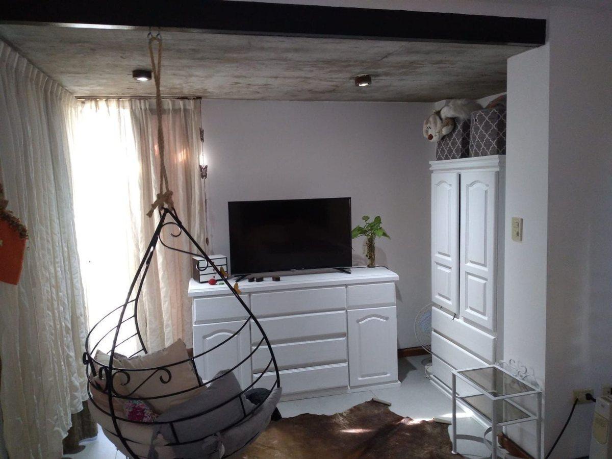 Foto de CASA CON PATIO VERDE Y PISCINA,A MTRS AV GALICIA, imagen 5