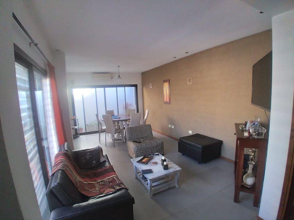 Foto de CASA CON PATIO VERDE Y PISCINA,A MTRS AV GALICIA, imagen 3
