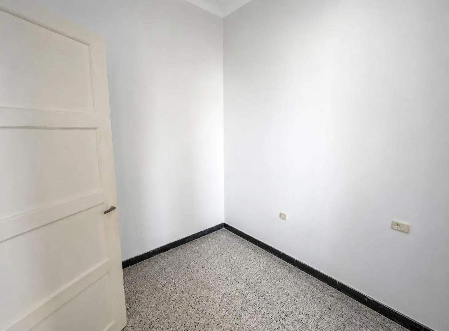 Casa al frente en venta, zona colegio Verna. 2