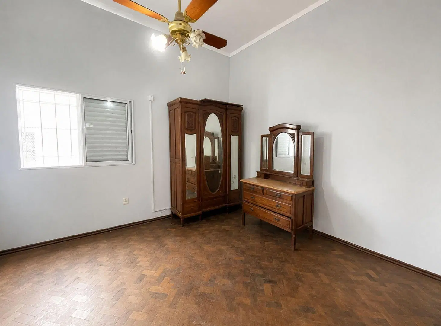 Casa al frente en venta, zona colegio Verna. 4