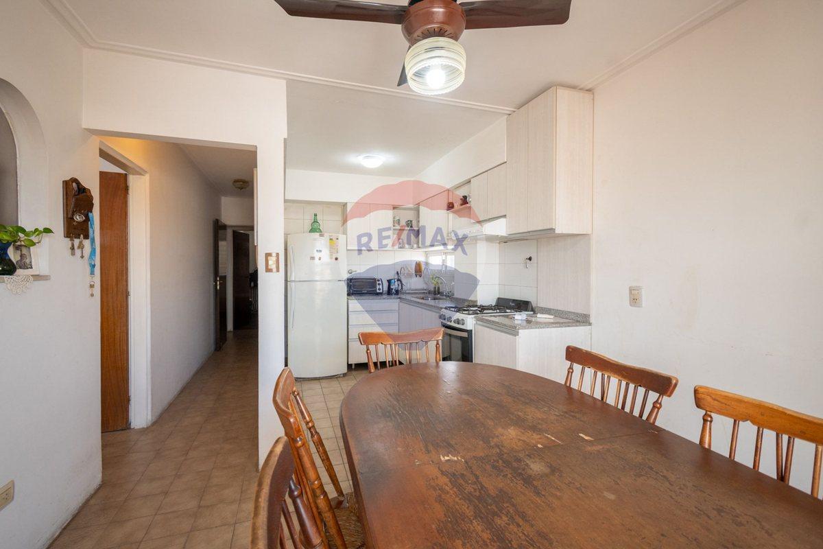 Foto de Departamento 2/3 dorm con cochera en venta, imagen 3