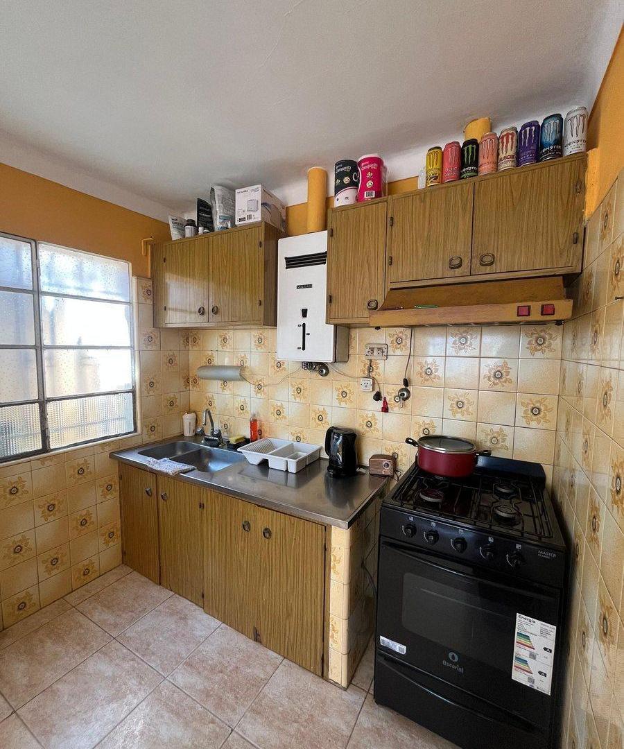Foto de Venta casa 2 Dorm. Cochera y patio a mts de Av., imagen 4