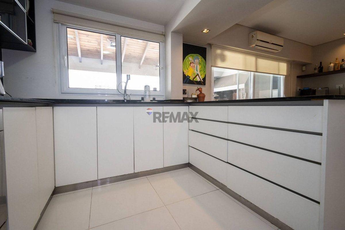 Foto de Casa 2/3 Dormitorios -Cochera y Pileta, imagen 5