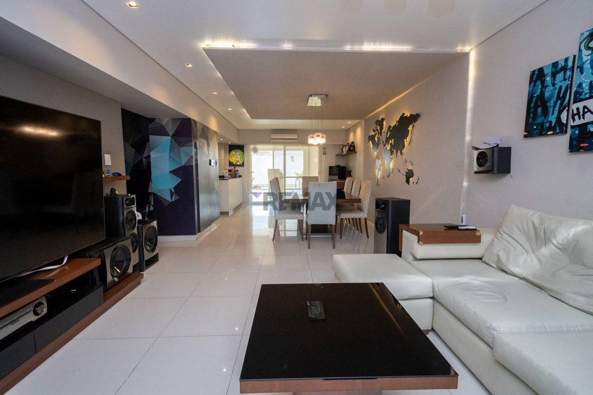 Foto de Casa 2/3 Dormitorios -Cochera y Pileta, imagen 2