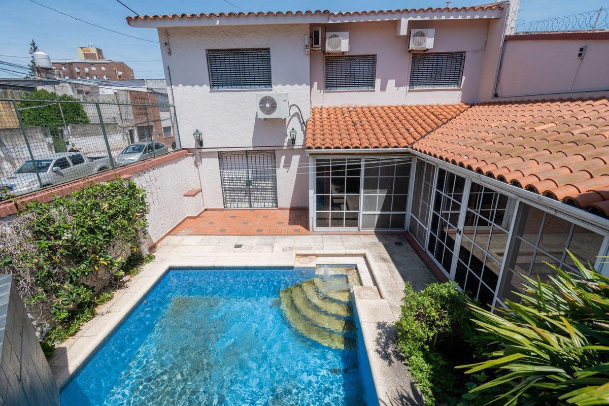 Foto de Casa de Categoría a 5 cuadras de BV Pellegrini., imagen 1